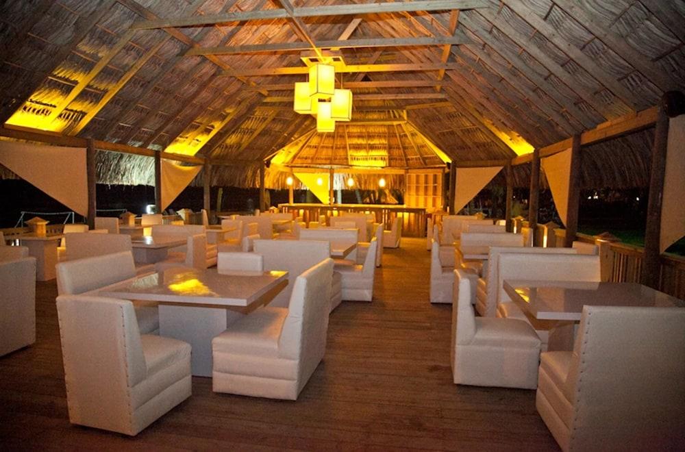 Hotel Palma Real Sambo Creek Dış mekan fotoğraf